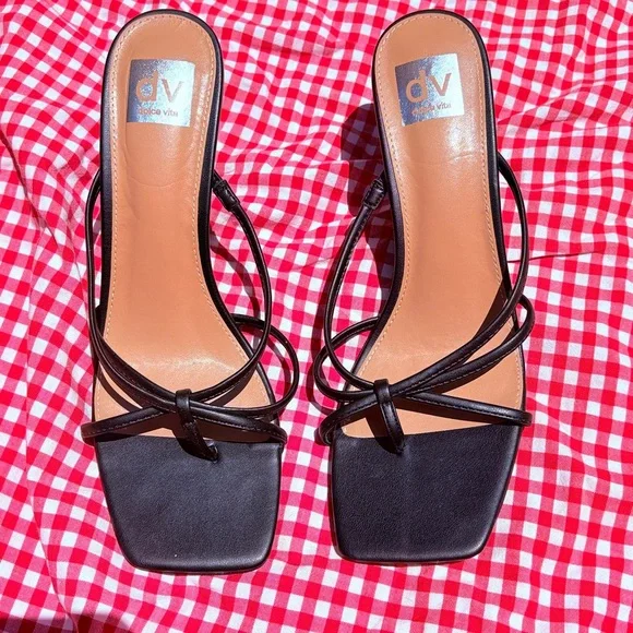 DOLCE VITA Black Strappy Low-Heeled Square-Toe Sandals - Picture 1 of 5